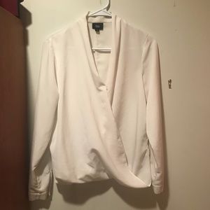 Wassivo Petite White Faux Wrap Blouse | Size: S